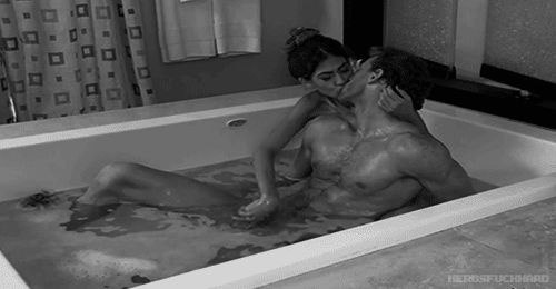 GIF de Sexo en el Baño. Gran colección de imágenes animadas de porno